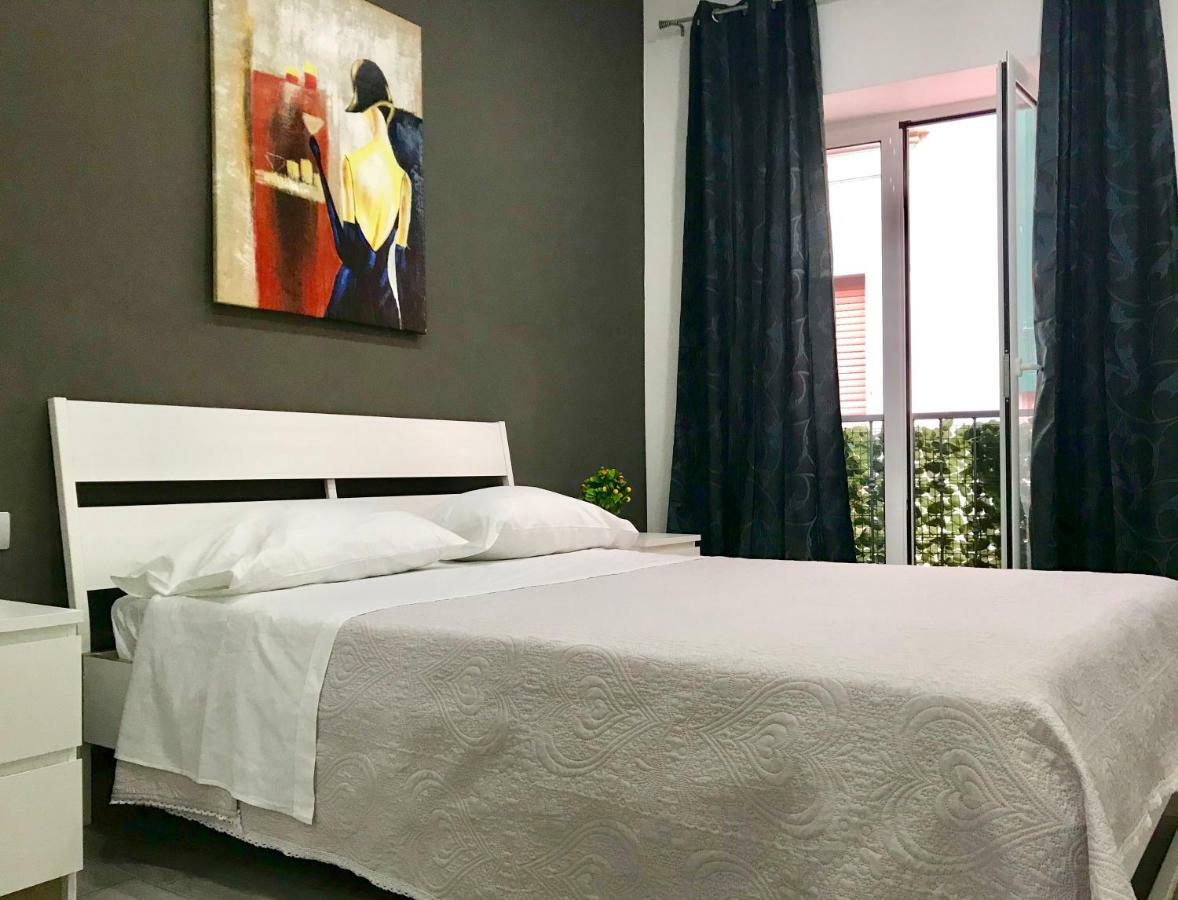 Angelas House Apartment เนเปิลส์ ภายนอก รูปภาพ