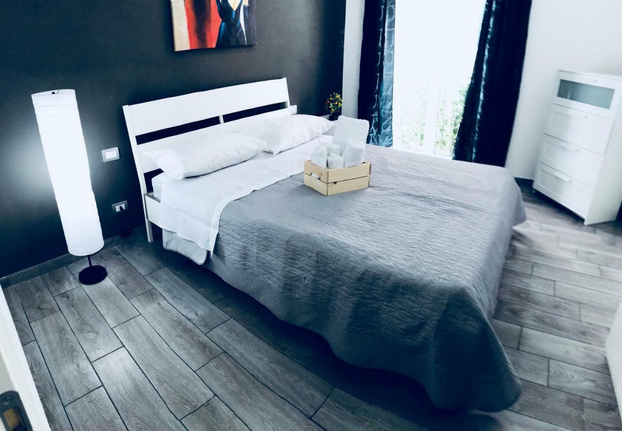 Angelas House Apartment เนเปิลส์ ภายนอก รูปภาพ