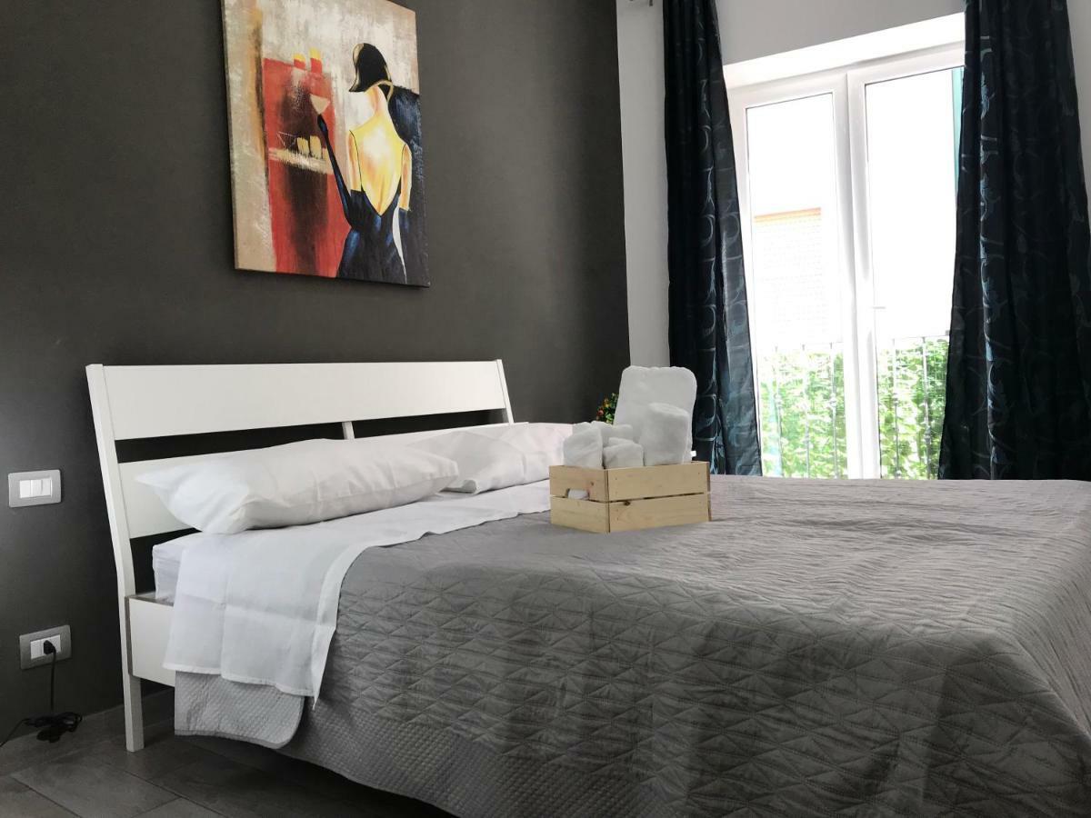 Angelas House Apartment เนเปิลส์ ภายนอก รูปภาพ